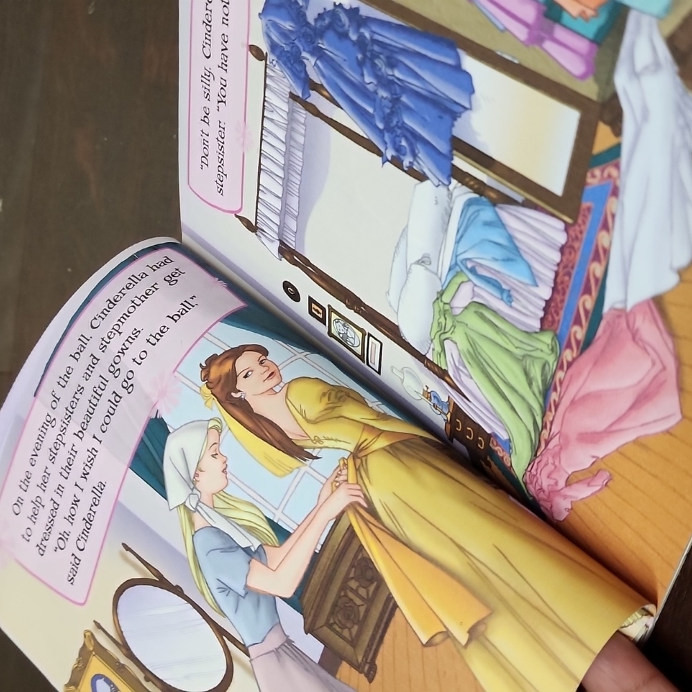 Barbie Cinderella little golden book - Picture 4 of 4